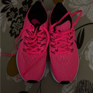 Nike Women's Bright Pink Athletic Shoes